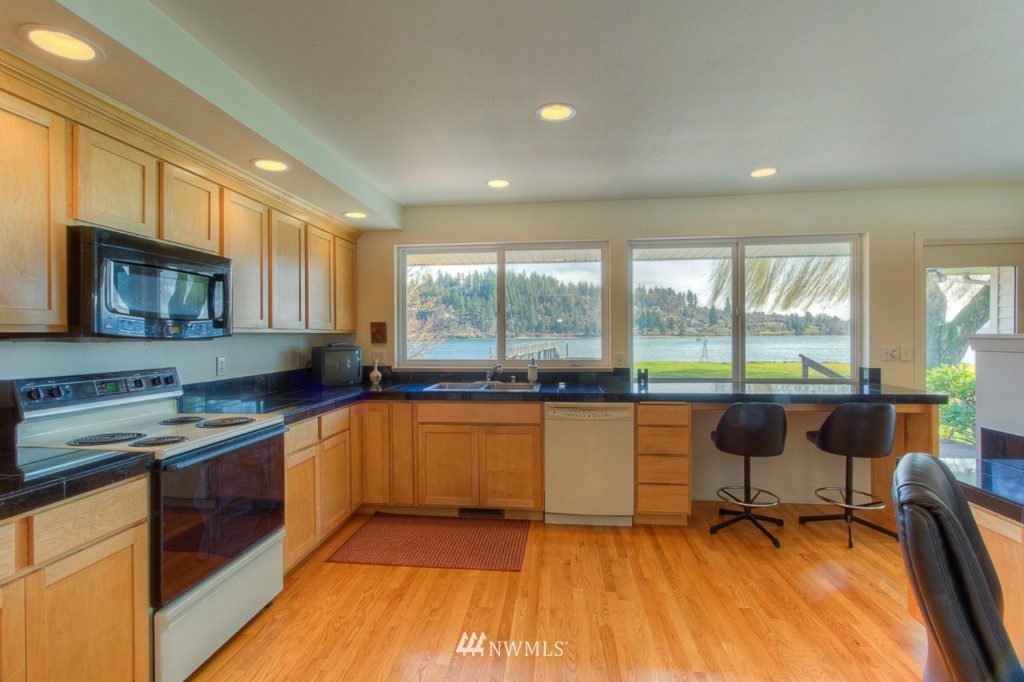 3062 Rocky Point Road Northwest Bremerton, WA 98312 - Photo 19 of 25 Gallery Image 19