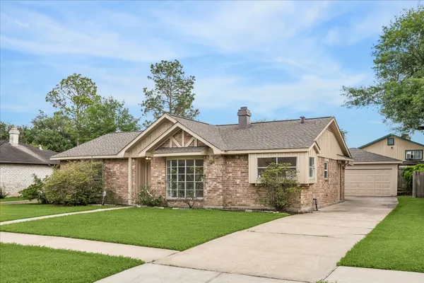$309,000 | 12239 Meadow Hollow Drive, Meadows Place, TX 77477