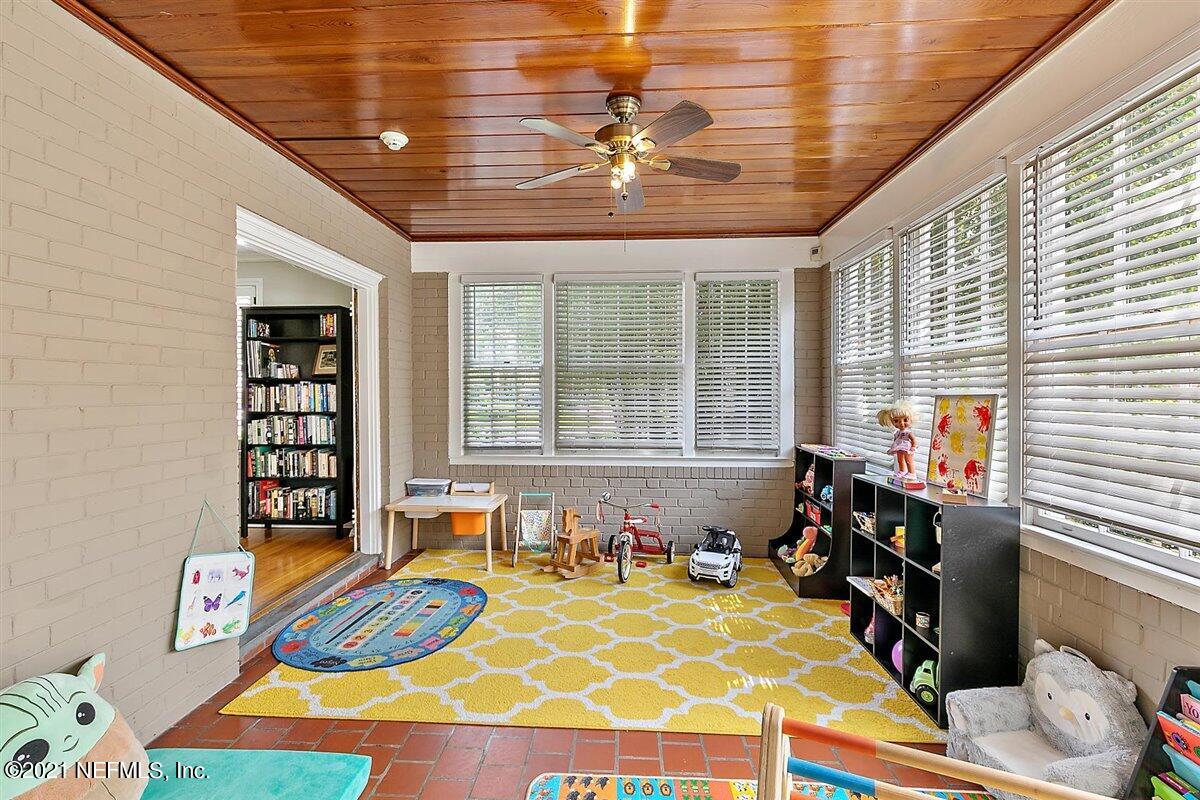 1422 Lakewood Road Jacksonville, FL 32207 - Photo 14 of 39 Sunroom