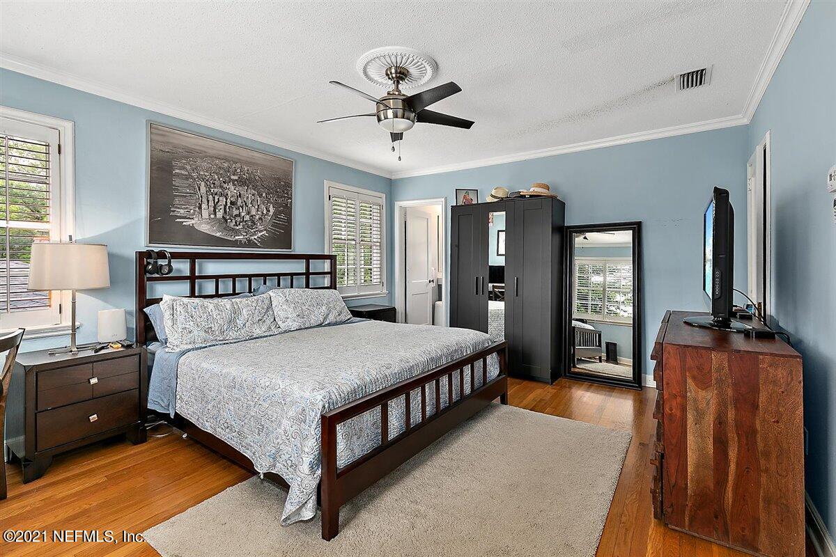 1422 Lakewood Road Jacksonville, FL 32207 - Photo 19 of 39 Primary Bedroom