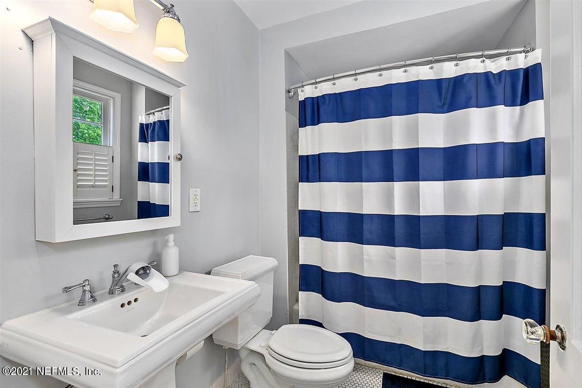 1422 Lakewood Road Jacksonville, FL 32207 - Photo 24 of 39 Bathroom