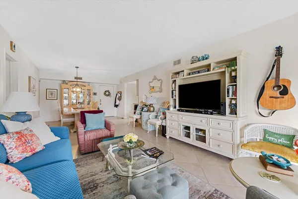 $3,750 | 11282 Green Lake Drive, Unit 204, Boynton Beach, FL 33437