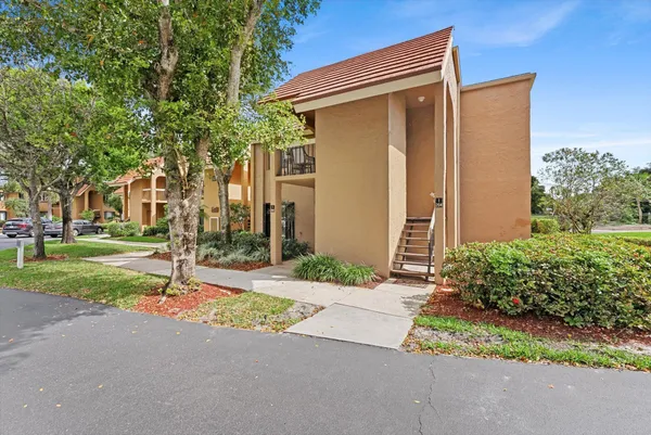 $3,750 | 11282 Green Lake Drive, Unit 204, Boynton Beach, FL 33437