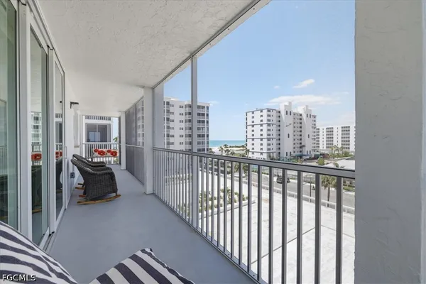 $500,000 | 7148 Estero Boulevard, Unit 423, Fort Myers Beach, FL 33931