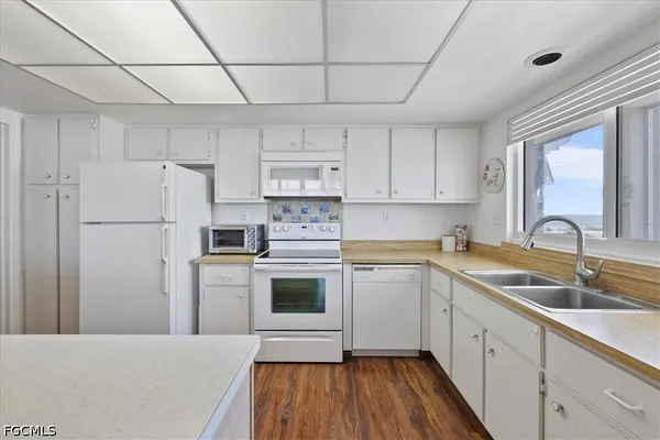 $500,000 | 7148 Estero Boulevard, Unit 423, Fort Myers Beach, FL 33931
