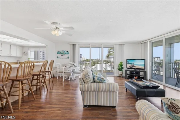 $500,000 | 7148 Estero Boulevard, Unit 423, Fort Myers Beach, FL 33931