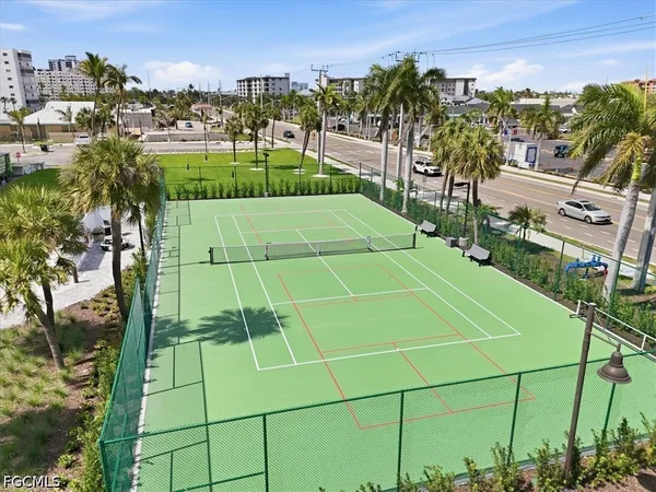 $500,000 | 7148 Estero Boulevard, Unit 423, Fort Myers Beach, FL 33931