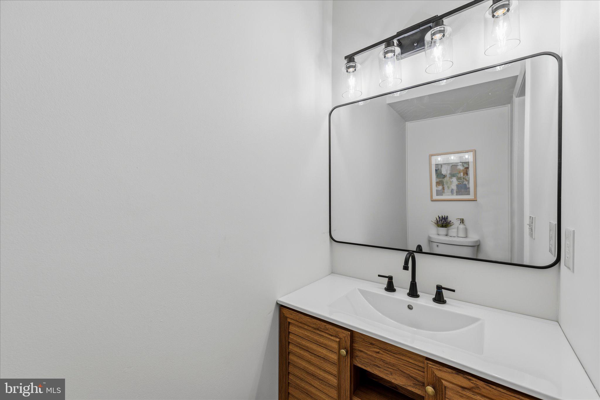 8565 Tyrolean Way Springfield, VA 22153 - Photo 15 of 37 Gallery Image 15