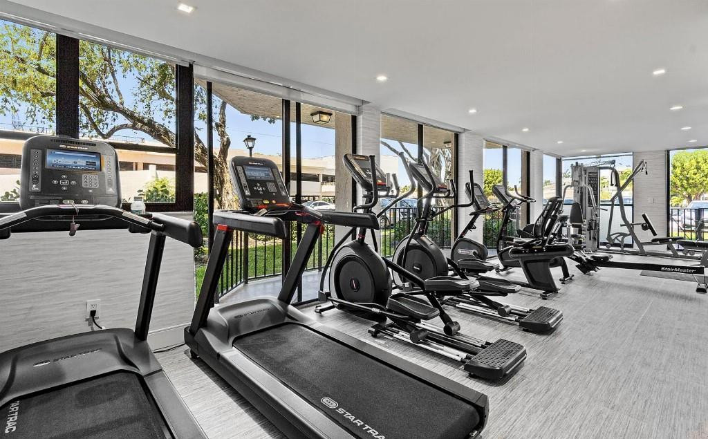 899 Jeffery Street, Unit 304 Boca Raton, FL 33487 - Photo 27 of 35 Photo 27