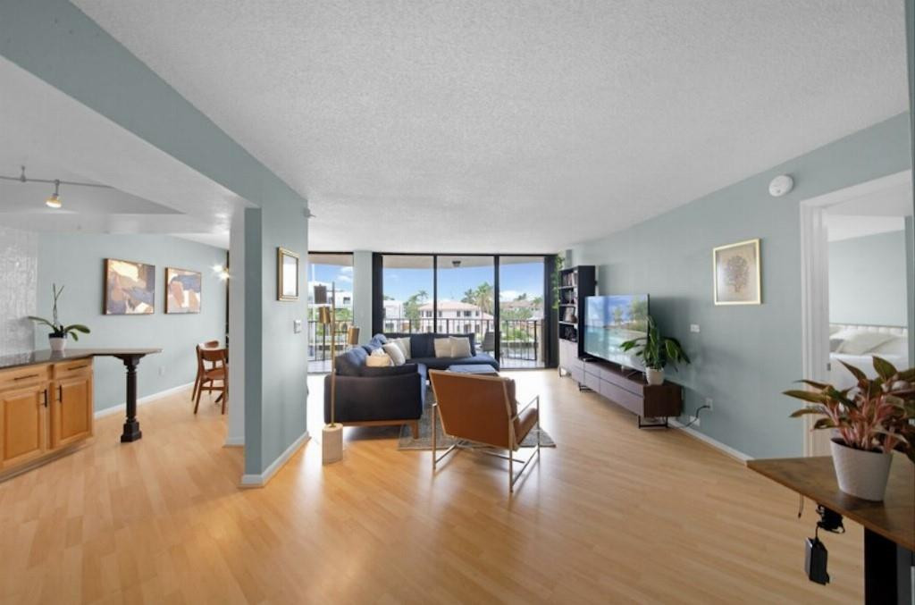 899 Jeffery Street, Unit 304 Boca Raton, FL 33487 - Photo 4 of 35 Photo 4