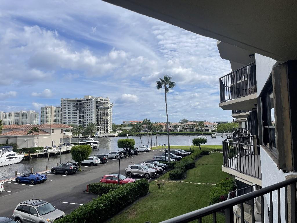899 Jeffery Street, Unit 304 Boca Raton, FL 33487 - Photo 7 of 35 Photo 7