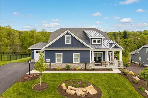 $1,049,000 | 490 Harvest View Drive, Venetia, PA 15367