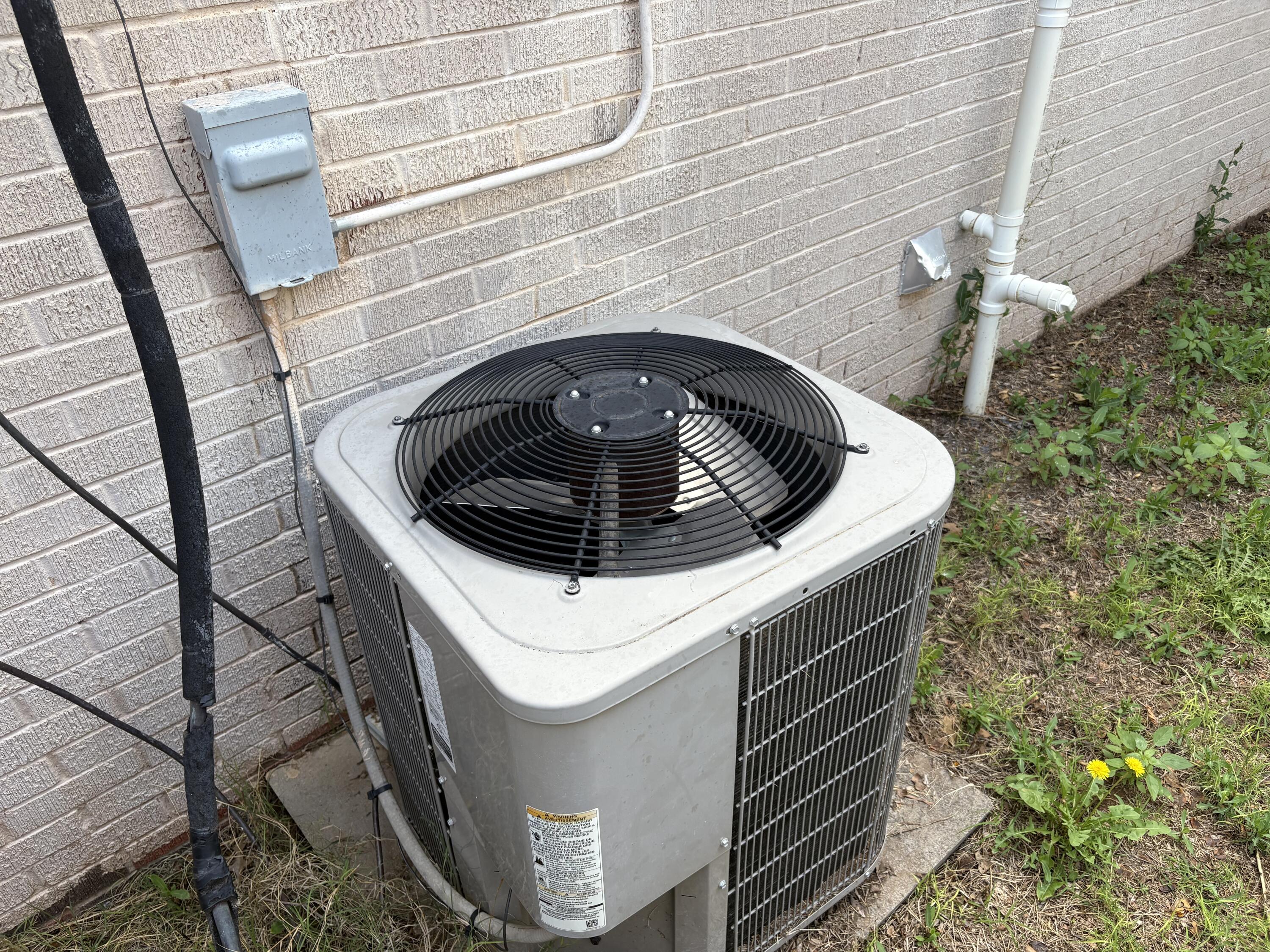 3025 57th Street Lubbock, TX 79413 - Photo 35 of 38 IMG_0536