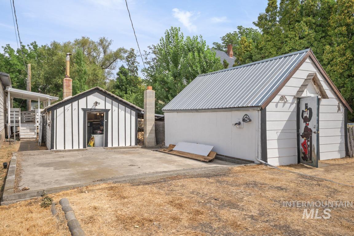319 Pataha Street Pomeroy, WA 99347 - Photo 20 of 43 View of garage