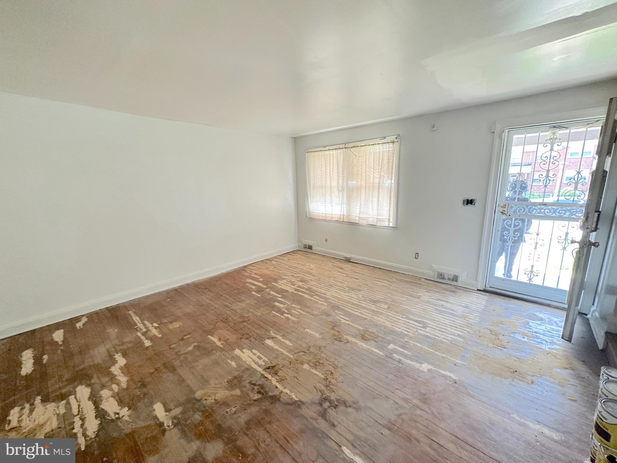 1544 Stonewood Road Baltimore, MD 21239 - Photo 3 of 21 Gallery Image 3