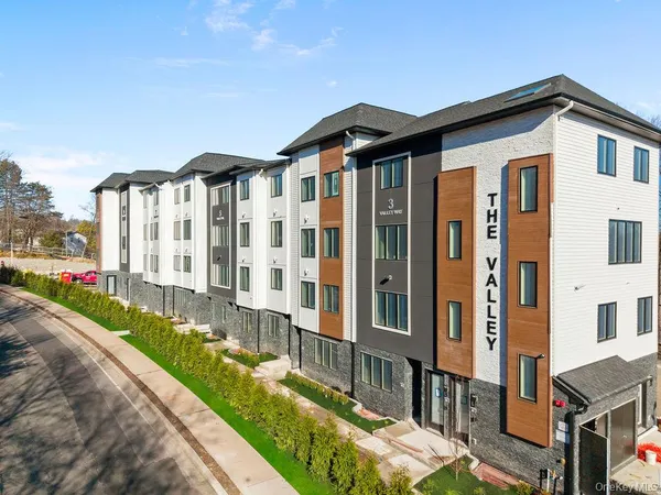 $899,000 | 3 Valley Way, Unit 320, Spring Valley, NY 10977