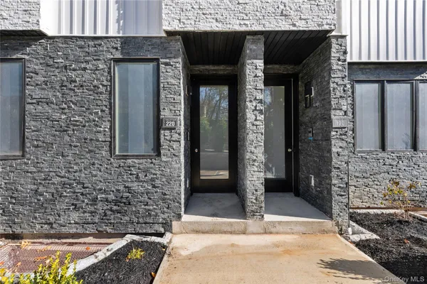 $899,000 | 3 Valley Way, Unit 320, Spring Valley, NY 10977