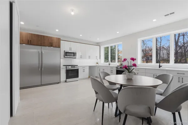 $899,000 | 3 Valley Way, Unit 320, Spring Valley, NY 10977