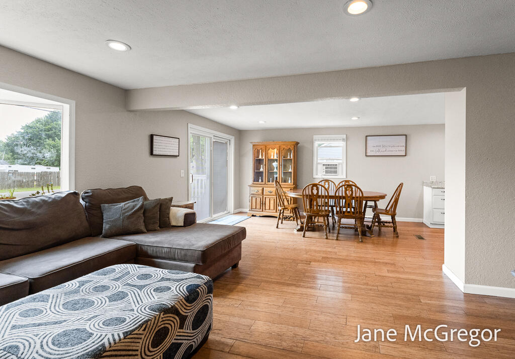 55 South Dengler Road Muskegon, MI 49442 - Photo 11 of 40 55SDengler-26LoRes