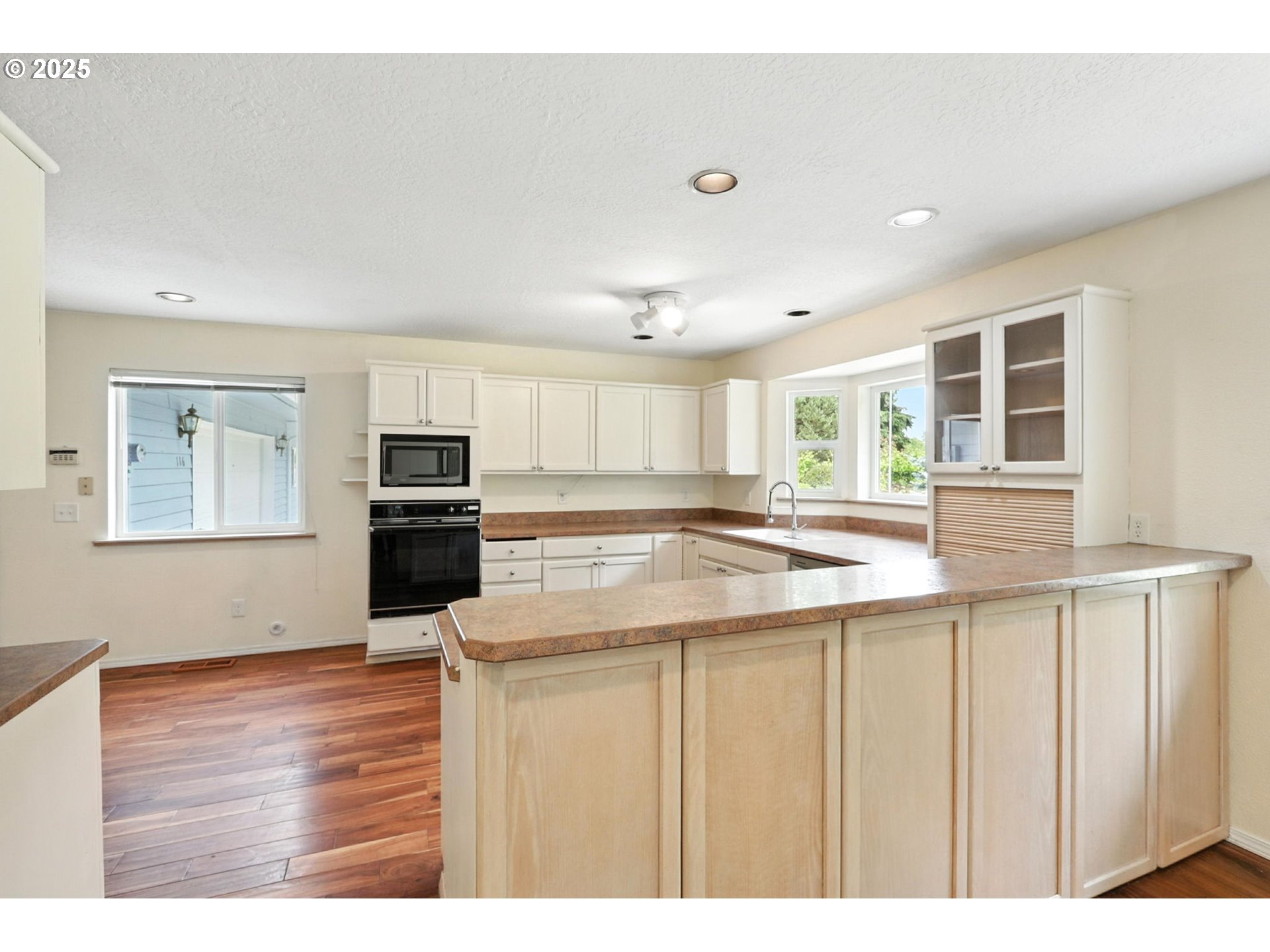 116 Noble Road Winlock, WA 98596 - Photo 7 of 48 a view of kitchen with wooden floor