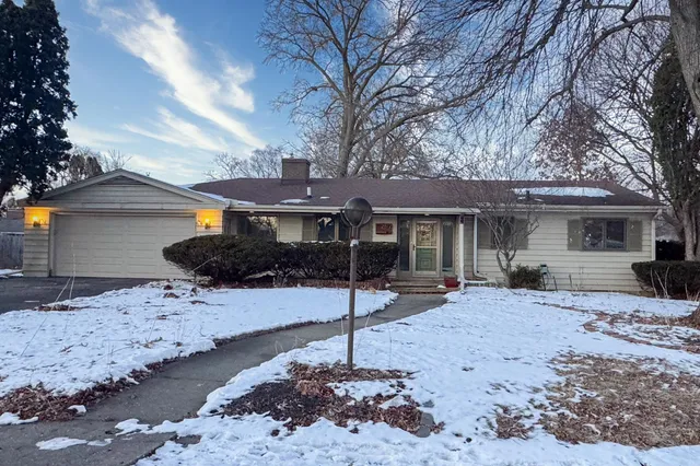 $189,900 | 2812 Guilford Road, Rockford, IL 61107