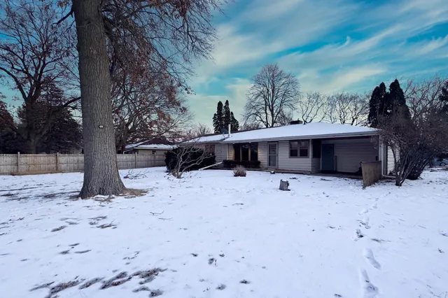 $189,900 | 2812 Guilford Road, Rockford, IL 61107