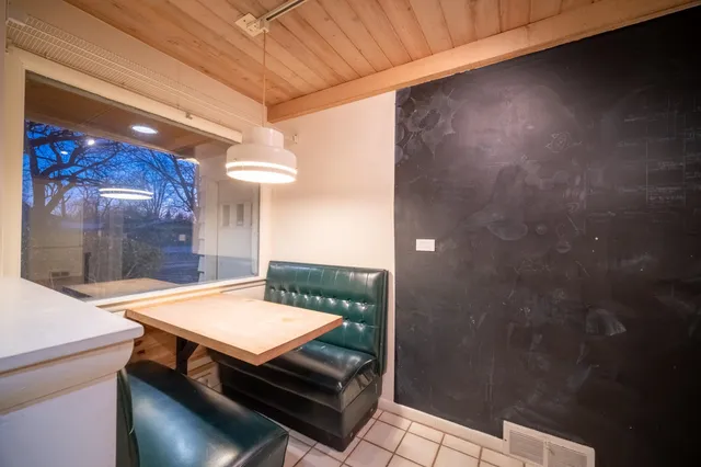 $189,900 | 2812 Guilford Road, Rockford, IL 61107