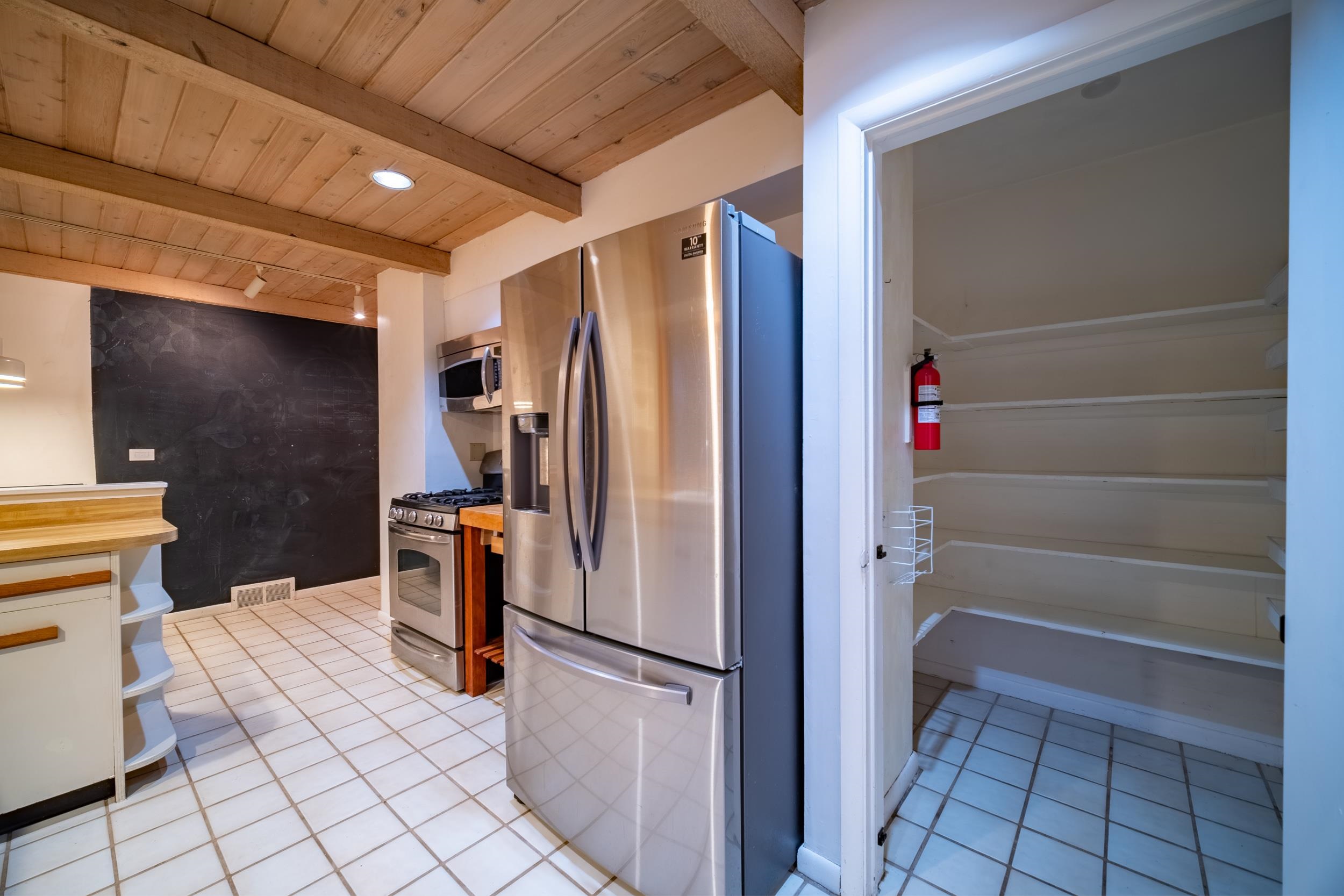 2812 Guilford Road Rockford, IL 61107 - Photo 8 of 28