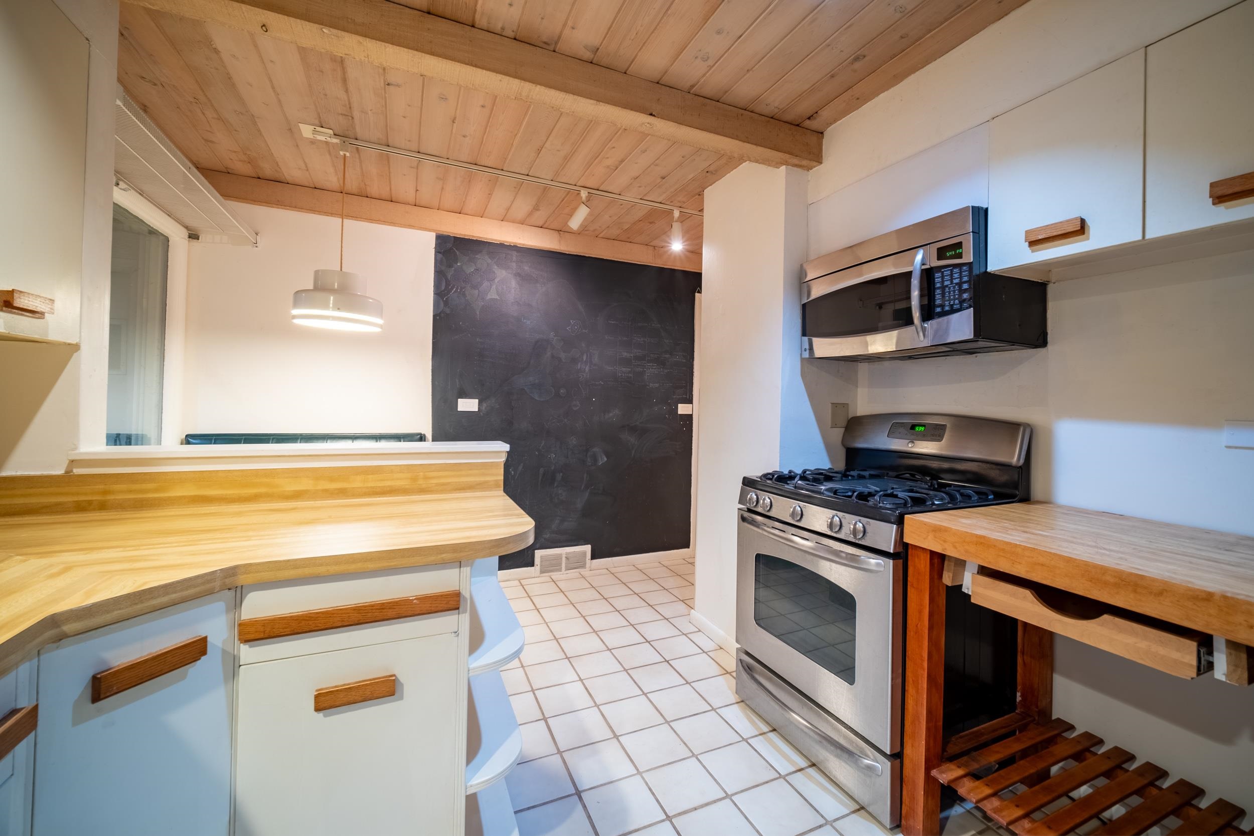 2812 Guilford Road Rockford, IL 61107 - Photo 9 of 28