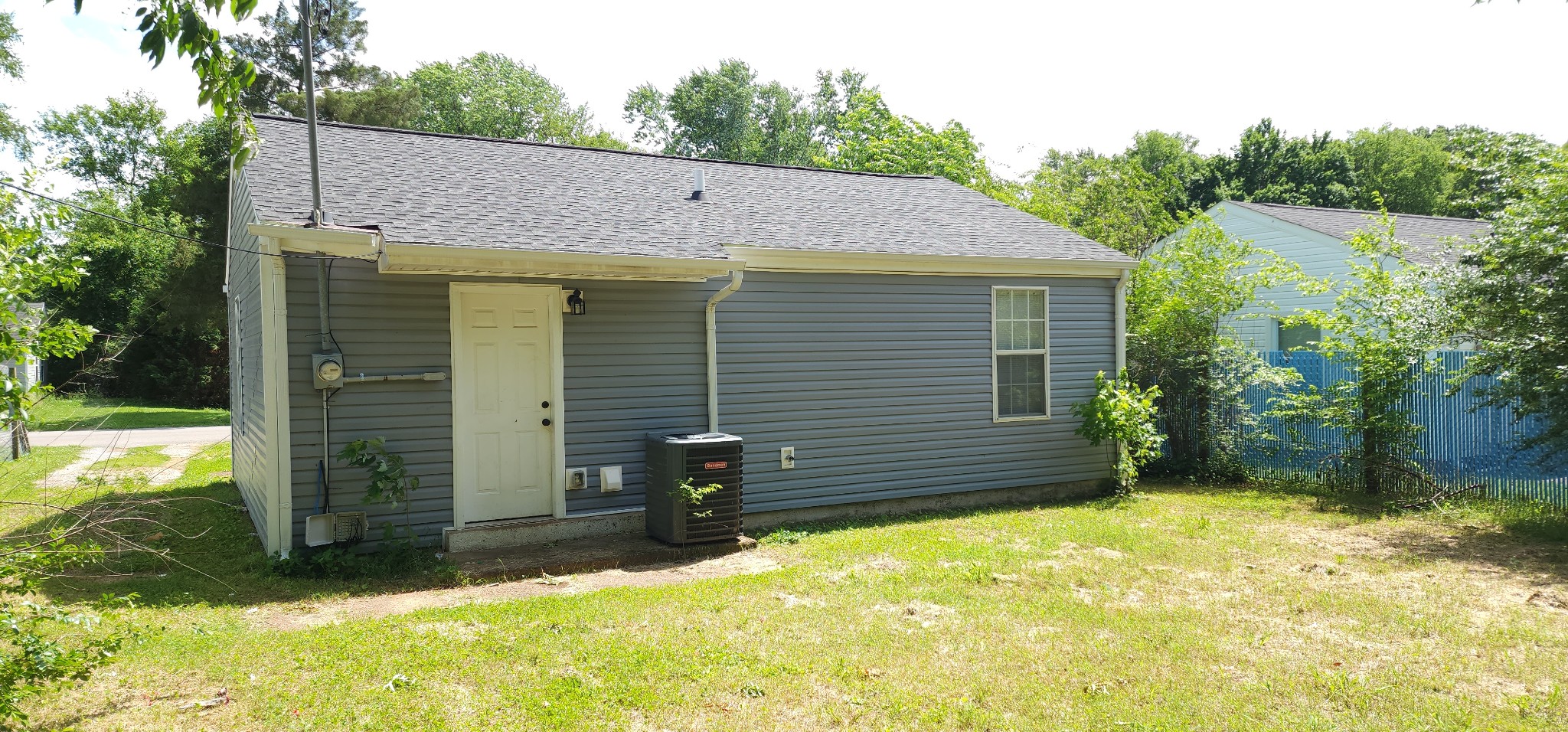 305 Burch Road Clarksville, TN 37042 - Photo 4 of 5 a view of a backyard of the house