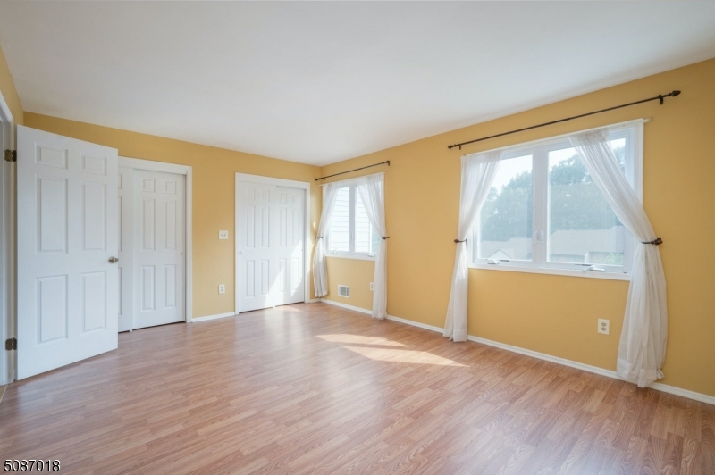 129 Patriots Road Morris Plains, NJ 07950 - Photo 11 of 23