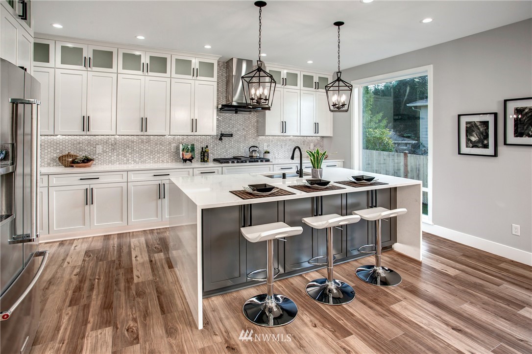 8710 196th Street Southwest Edmonds, WA 98026 - Photo 13 of 40 Gallery Image 13