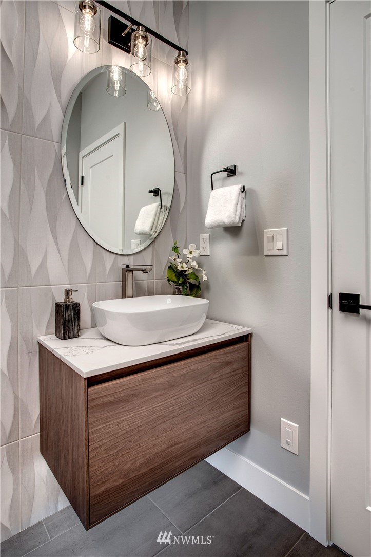 8710 196th Street Southwest Edmonds, WA 98026 - Photo 21 of 40 Gallery Image 21