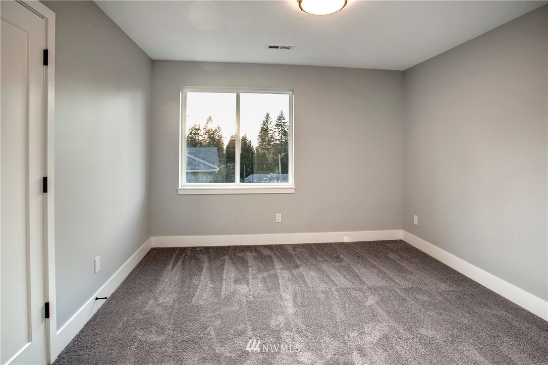 8710 196th Street Southwest Edmonds, WA 98026 - Photo 29 of 40 Gallery Image 29