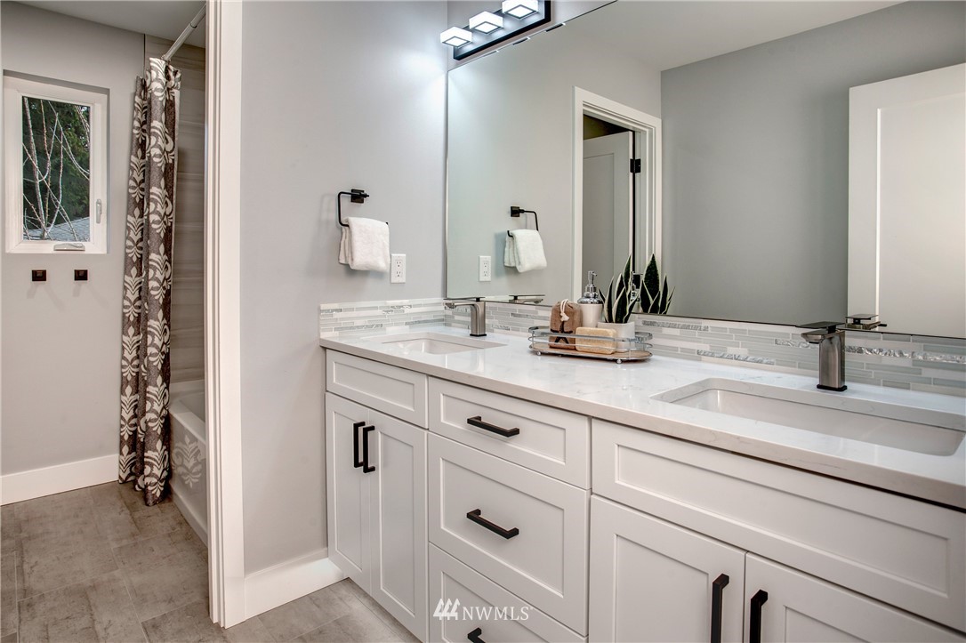 8710 196th Street Southwest Edmonds, WA 98026 - Photo 30 of 40 Gallery Image 30