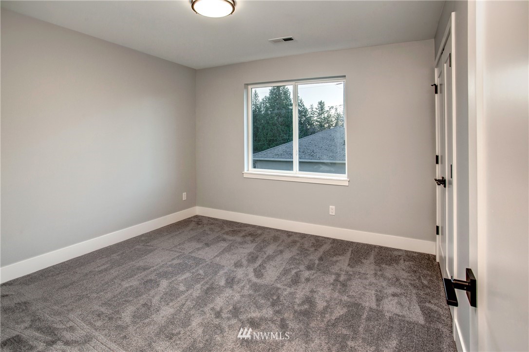 8710 196th Street Southwest Edmonds, WA 98026 - Photo 34 of 40 Gallery Image 34