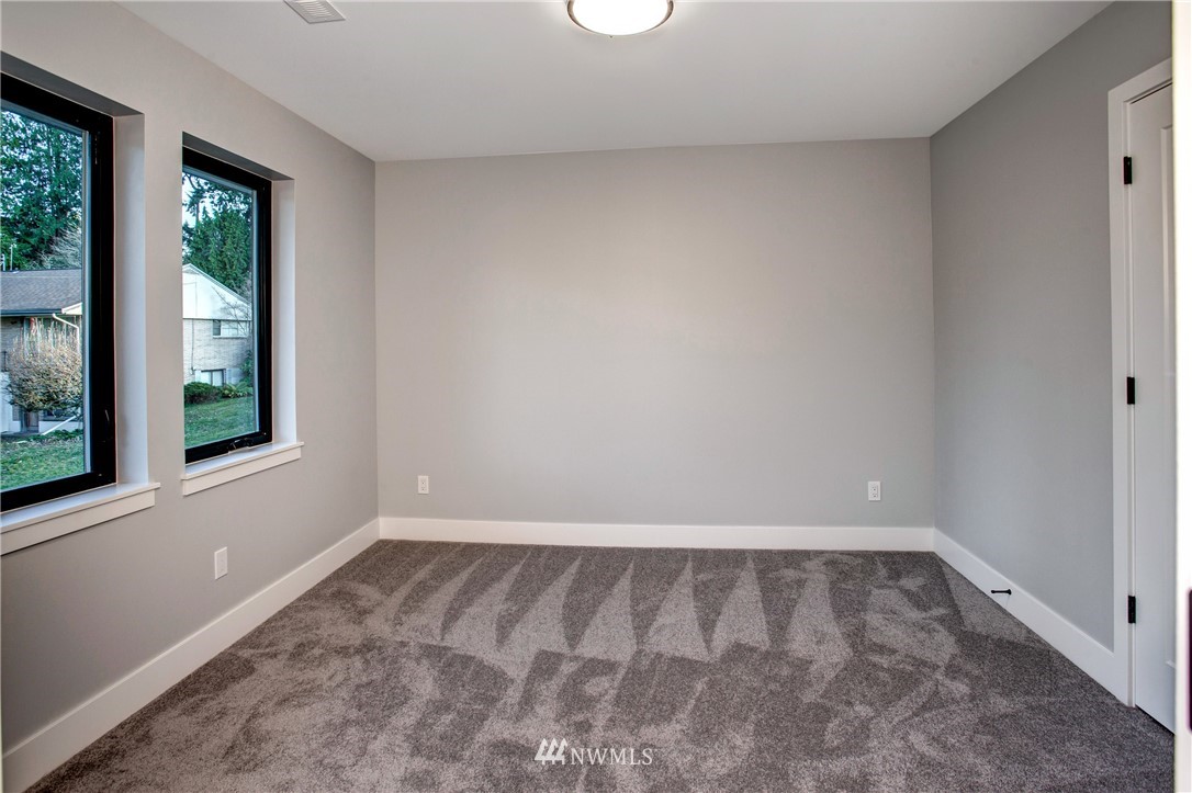 8710 196th Street Southwest Edmonds, WA 98026 - Photo 35 of 40 Gallery Image 35