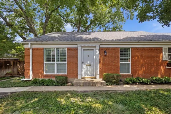$235,000 | 1333 Roaring Springs Road, Unit 1333, Fort Worth, TX 76114