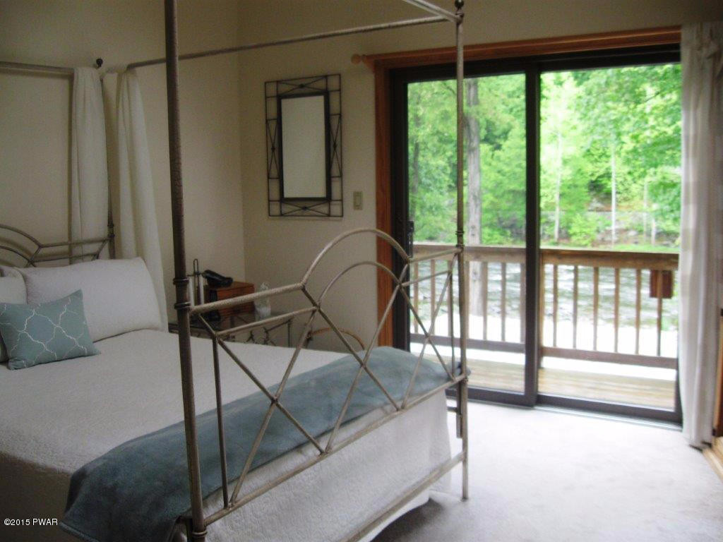 214 Towpath Road Hawley, PA 18428 - Photo 13 of 24 13 master bedroom