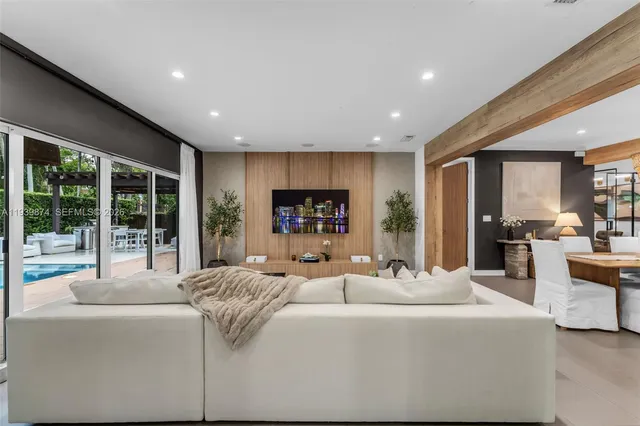 $2,995,000 | 54 Bay Heights Drive, Miami, FL 33133