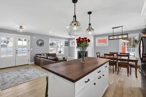 $889,900 | 10 Lodge Drive, Saco, ME 04072