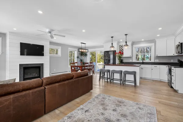 $889,900 | 10 Lodge Drive, Saco, ME 04072