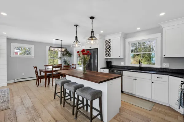 $889,900 | 10 Lodge Drive, Saco, ME 04072