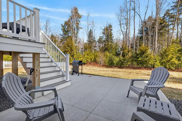 $889,900 | 10 Lodge Drive, Saco, ME 04072