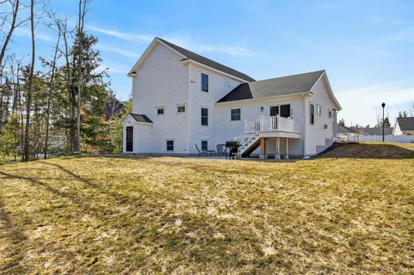 $889,900 | 10 Lodge Drive, Saco, ME 04072