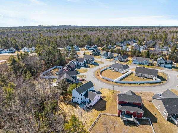 $889,900 | 10 Lodge Drive, Saco, ME 04072