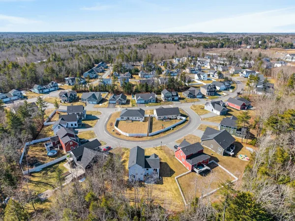 $889,900 | 10 Lodge Drive, Saco, ME 04072