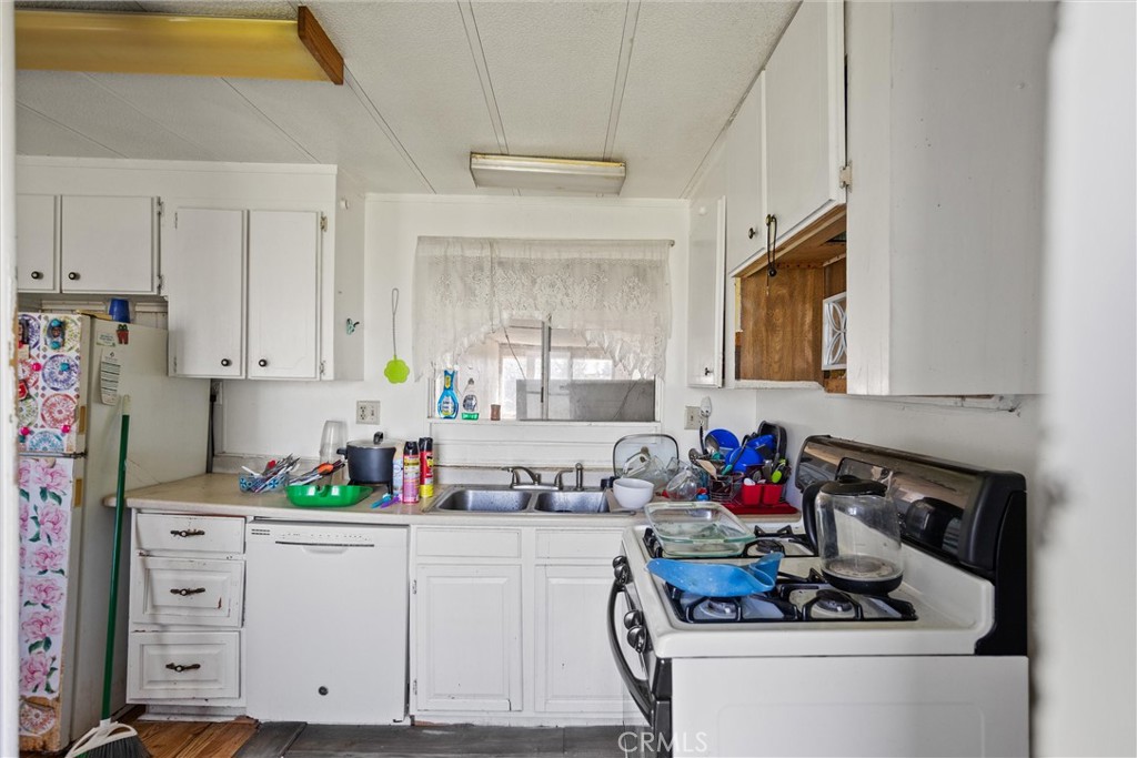 24431 Hoag Road Corning, CA 96021 - Photo 2 of 49