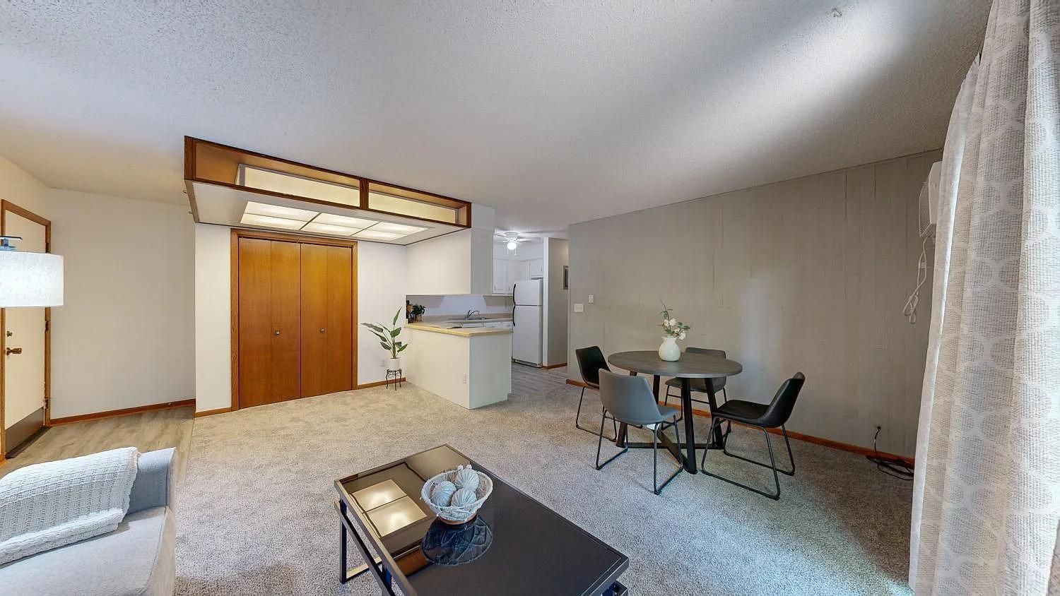 2604 4th Avenue Northeast, Unit 1 Rochester, MN 55906 - Photo 3 of 22