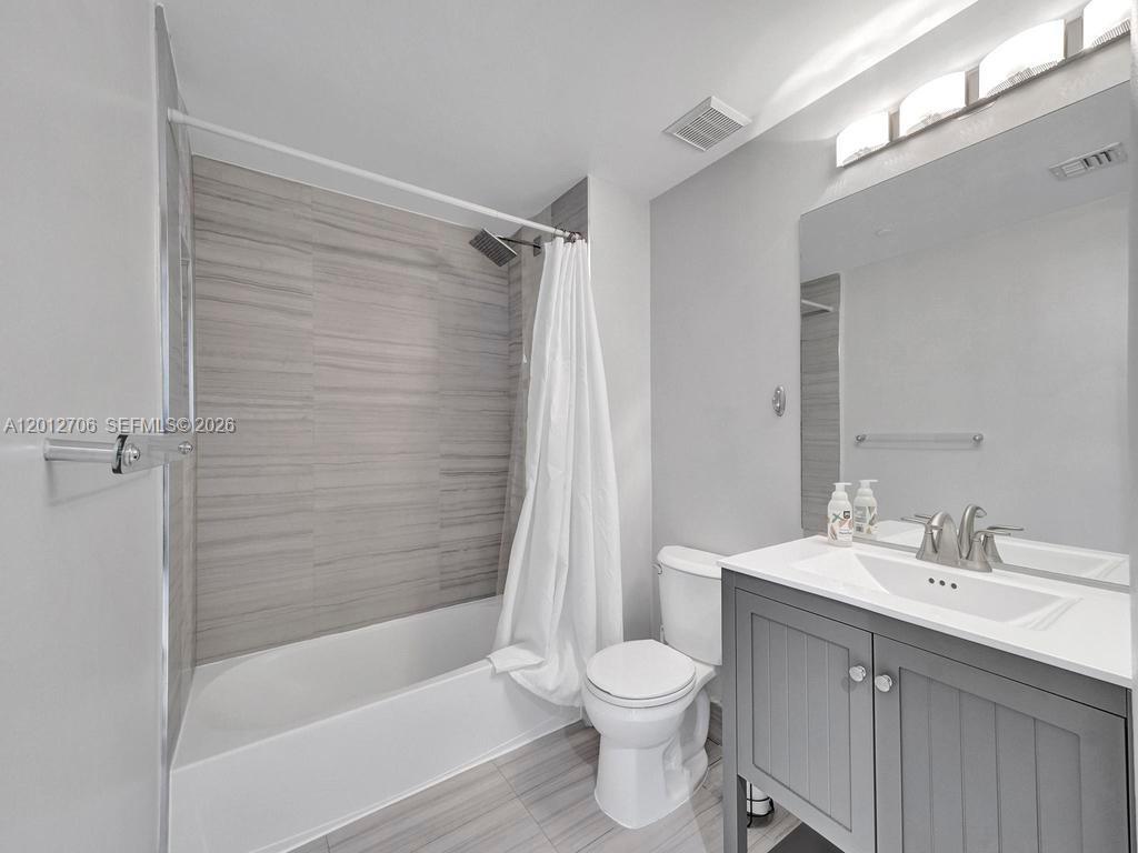 2475 Brickell Avenue, Unit 804 Miami, FL 33129 - Photo 24 of 58 2nd bathrom